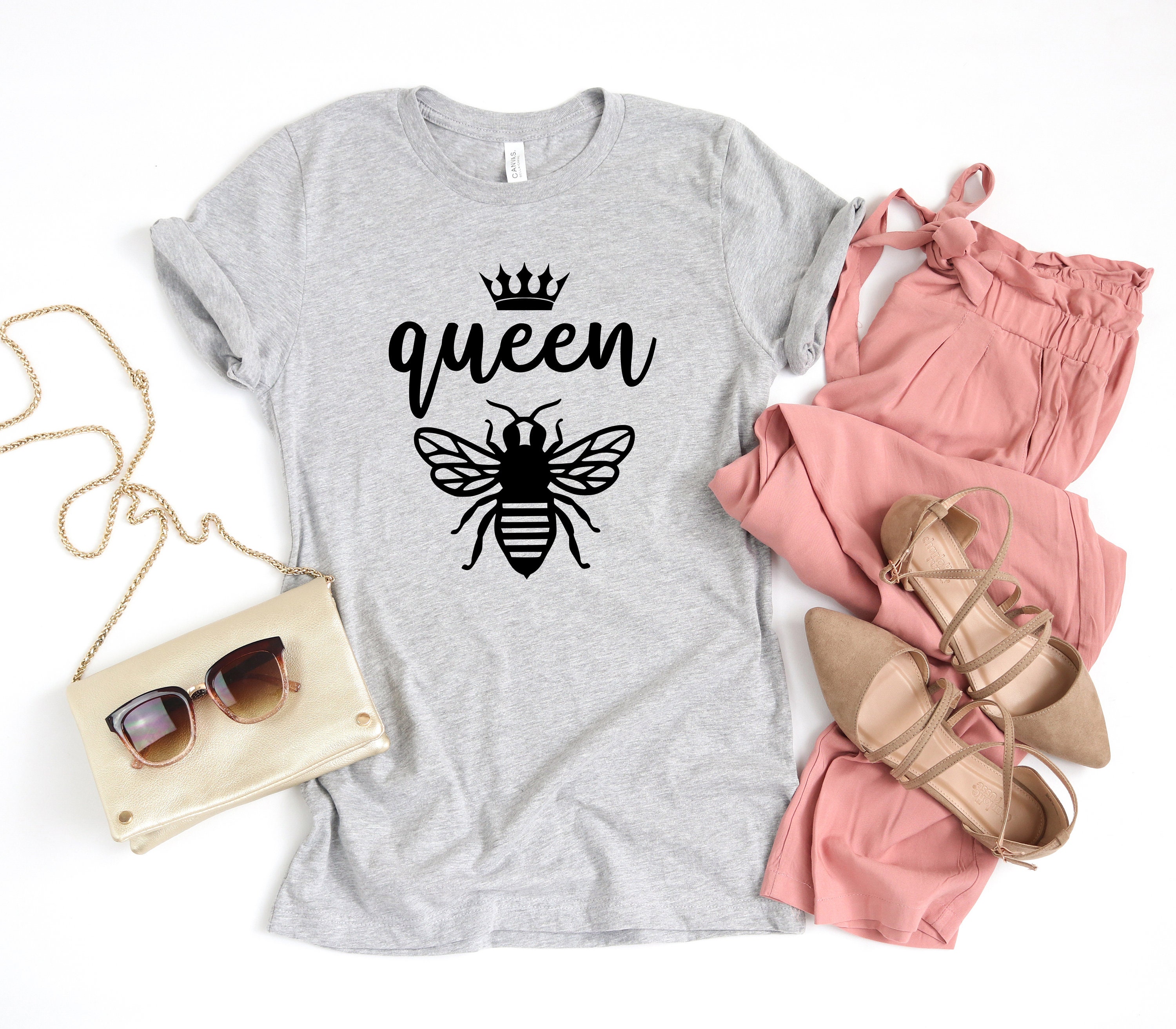 Queen Bee Shirt / Cute Mama Bee Gift Idea / Retro Vintage | Etsy