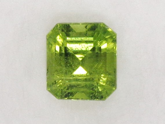 Yellowish green birthstone deals