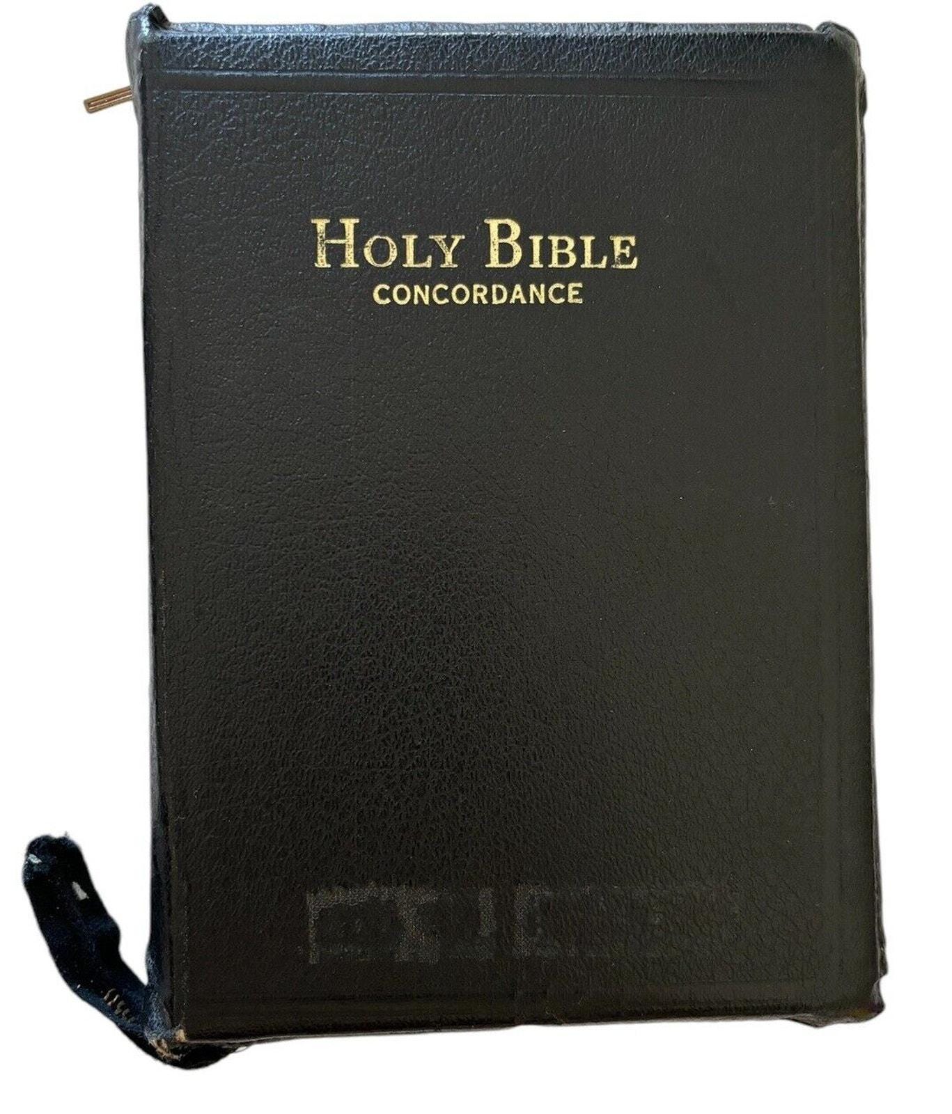 Holy Bible Red Letter Edition Zip Around KJV World Publishing