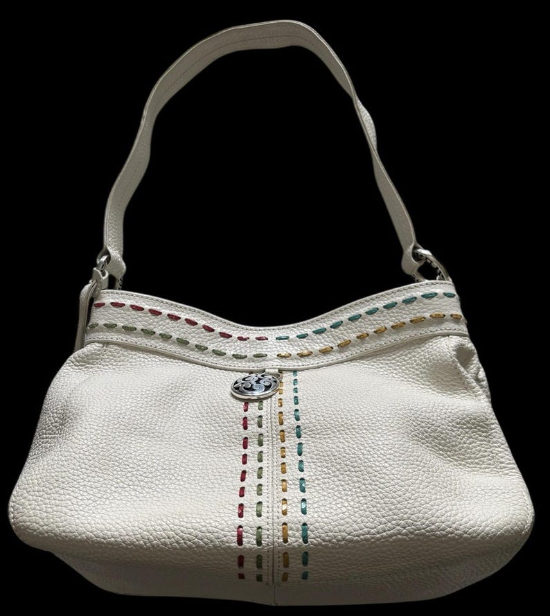 Monedero Brighton de cuero blanco con detalles de costuras multicolor y herrajes plateados imagen 2