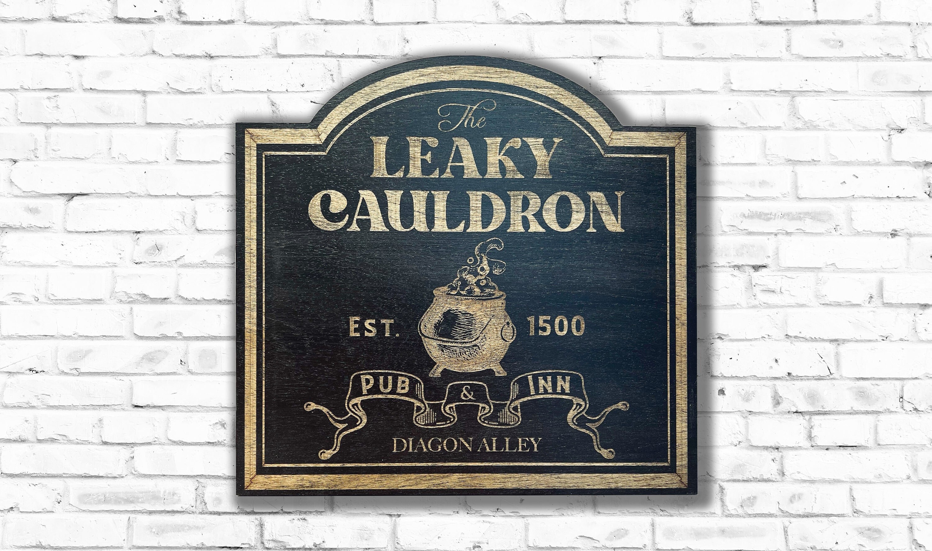 Harry Potter Welcome To The Leaky Cauldron Mini Tin Sign harry-potter-welcome-to-the-leaky-cauldron-mini-tin-sign