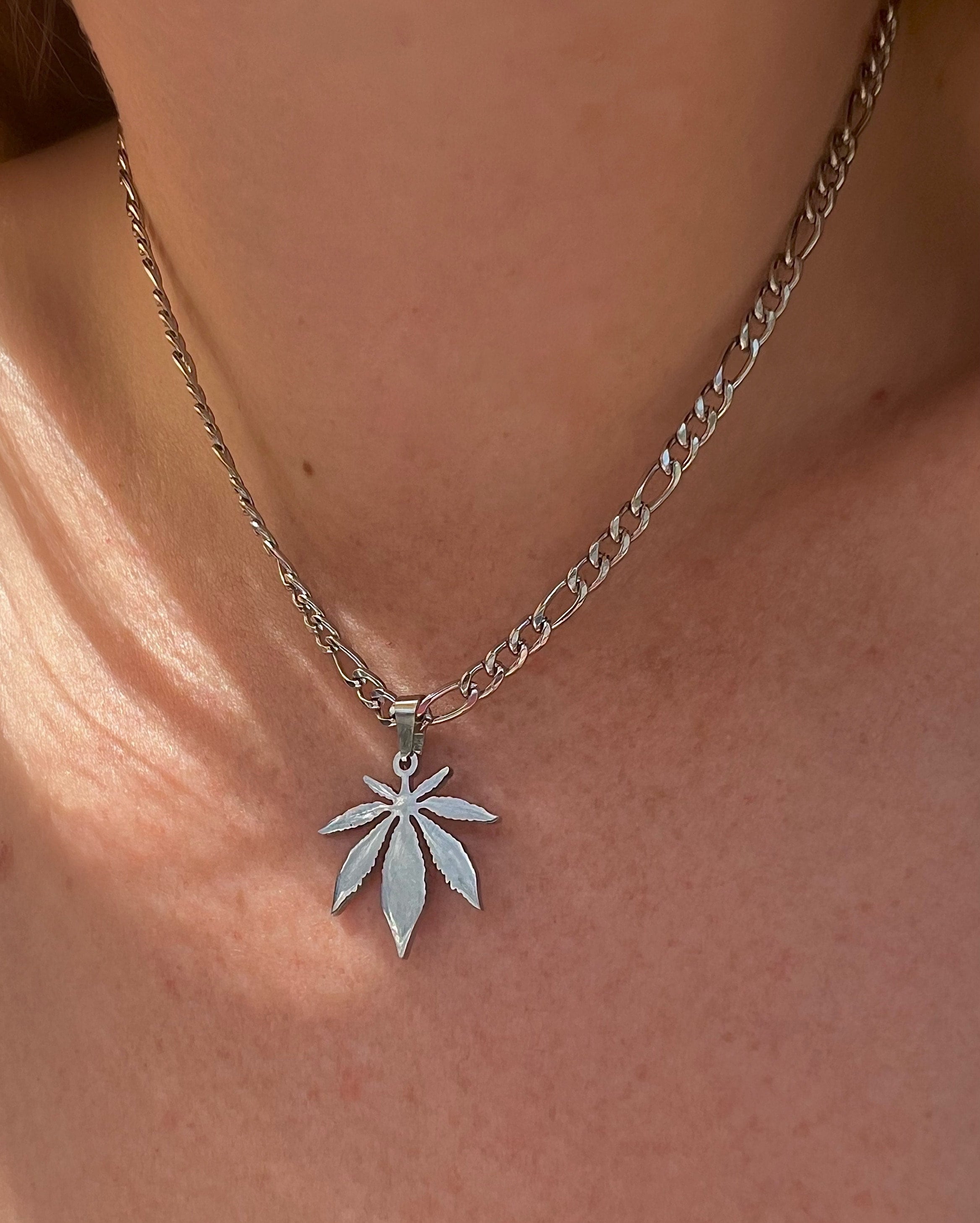 925スターリングシルバー マリファナ 大麻 リーフ リラックス 