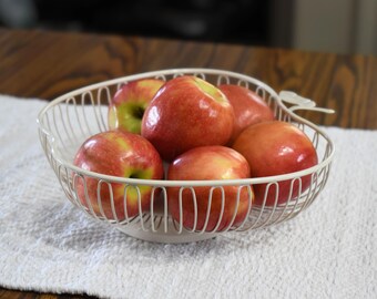Apple Shaped Wire Basket, Heritage Cream Powder Coated Fruit Bowl, Decorative Centerpiece, Kitchen Counter Decor, Metal Catchall Bowl