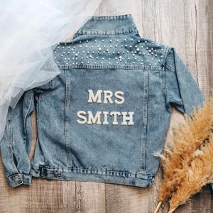 Mrs Pearl Jean Jacket, Custom Bride Denim Jacket, Rhinestone Pearl Jean Jacket for Wedding Party, Bachelorette Party, Bride Gift