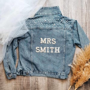 Custom Pearl Jean Jacket with Rhinestone Pearl Letters: Denim Jacke for Bride, Wedding Photo, Bachelorette Party, Honeymoon Couple Outfit