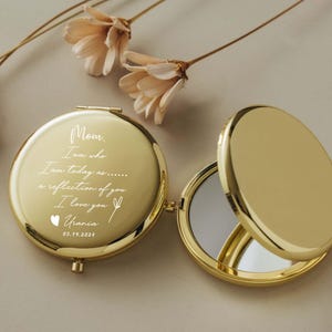 Engraved Compact Mirror, Pocket Mirrors, Gift for Her: Bridesmaids, Girlfriend, Wife, Mom, Best Friends, Daughter immagine 10
