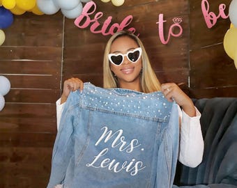 Custom Bridal Denim Jacket with Embroidered Text: Jean Jacket for Bride, Wedding Photo, Bridal Shower, Bachelorette Party, Honeymoon Outfit