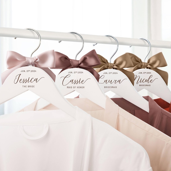 Perchas personalizadas para el vestido de novia, perchas de madera grabadas con nombre personalizado para la niña de las flores, dama de honor y madrina.