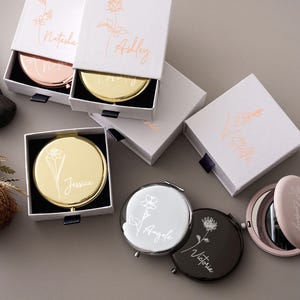 Personalisierter Taschenspiegel, Geburtsblumengeschenk, Brautjungfer Vorschlag Geschenke, Enkelin Taschenspiegel mit Gravur
