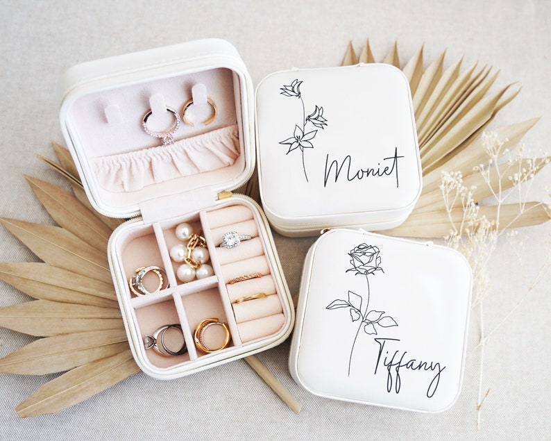 Bridesmaid Jewelry Box Bridesmaid Proposal Personalized Travel Jewelry Case Gift for Her Birth Flower Gifts Bridal Shower Gift zdjęcie 5