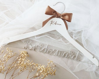 Gepersonaliseerde bruidsmeisjehangers | Bruidsmeisje voorstel | Aangepaste hangers voor trouwjurk | Aangepaste houten trouwhangers | Huwelijksgeschenken