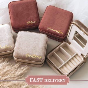 Custom Velvet Jewelry Box, Gift for Her: Bridesmaid Proposal, Bridal Shower; Square, Travel Organizer [VJB01]