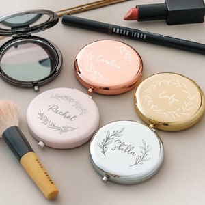 Aangepaste compacte spiegel Bruidsmeisje voorstel geschenken Beste vriend verjaardagscadeaus Gepersonaliseerde cadeaus voor vrouwen Zakspiegel Cadeau voor mama afbeelding 9