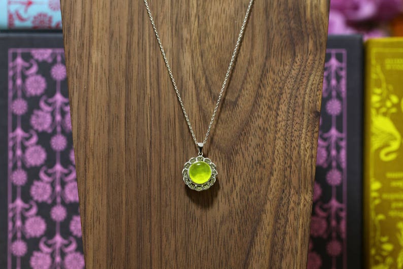 NATURAL PREHNITE Valentine Golden Prehnite Necklace Green Prehnite Necklace Gift Flower Prehnite Pendant Golden Prehnite Pendant