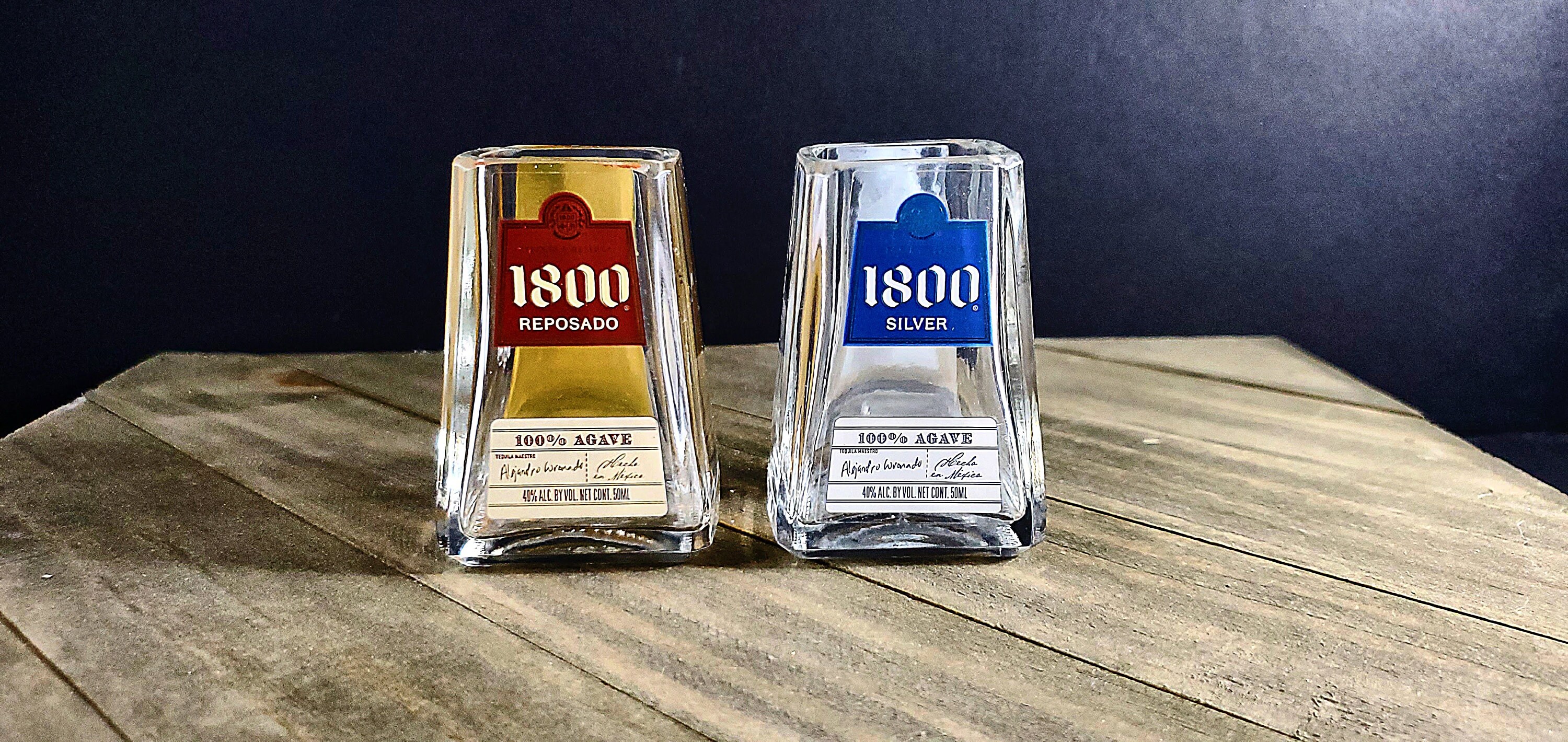 Set of 1800 mini shot glasses