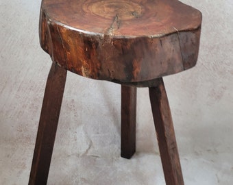 tabouret tripode en bois tronc wabi sabi