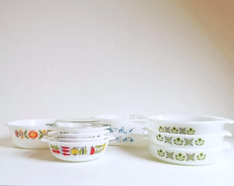 Cocotte Arcopal Veronica Myosotis vintage : verre à lait floral bleu