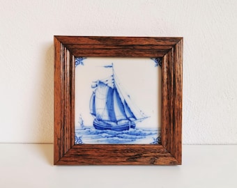 Azulejo holandés vintage con marco de barco