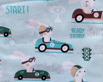 Tissu avec des lapins, tissu pour voitures de course, tissu pour pilotes, tissu en coton, tissu pour lapins, tissu par mètre, tissu pour garçons, tissu pour voitures, tissu pour enfants, voiture de sport