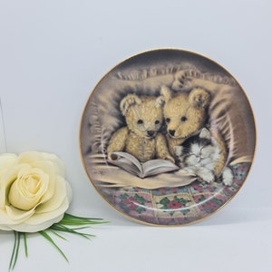Franklin Mint Plate Bedtime Story Plate, Vintage Porcelain Plate by Sue Willis Limited Edition Plate, Gold Trim, Great vintage gift