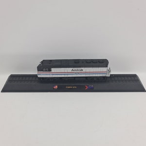 Modeltrein locomotieven van de wereldcollectie Amercom gegoten modellen schaal 1:160 verzamellocomotief met standaard, verschillende modellen