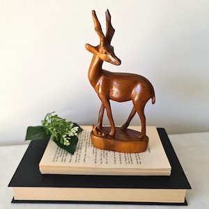 Mid Century Antelope, MCM Timber Retro Home Decor, Scandi Figurine, Small Wood Antelope, Hand Carved Figurine, Great gift