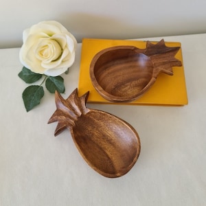 Mid Century Wood Serving Bowls, Pineapple Shape Timber Snack Bowls, Kitchen Home Decor, Set of 2 Excellent condition Hand Crafted Great gift