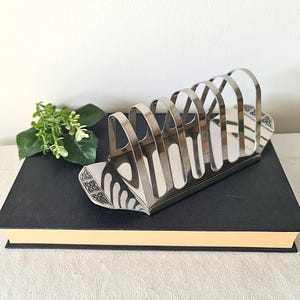 Silver Toast Rack, Vintage 6 Slice Stainless Steel Bread Toast Rack with Tray, Breakfast Accessory, Kitchen Decor, Made in Japan, Great Gift