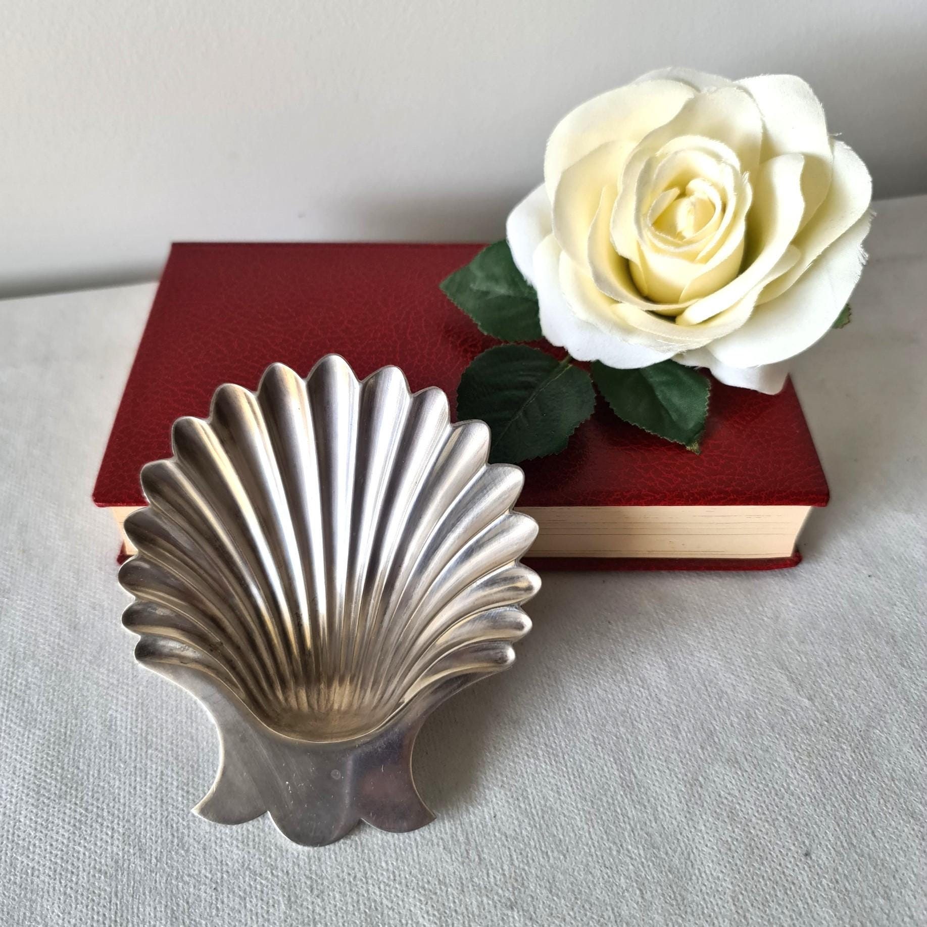 Beurrier coquille Saint Jacques en inox argenté , années 50