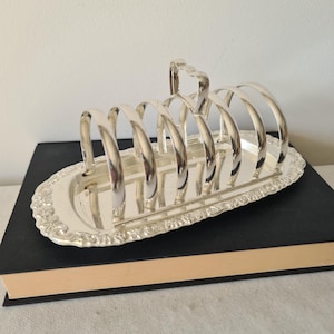 Silver Toast Rack, Vintage Chrome Plated 6 Slice Stainless Steel Bread Toast Rack with Tray, Breakfast Accessory, Kitchen Decor, Great Gift