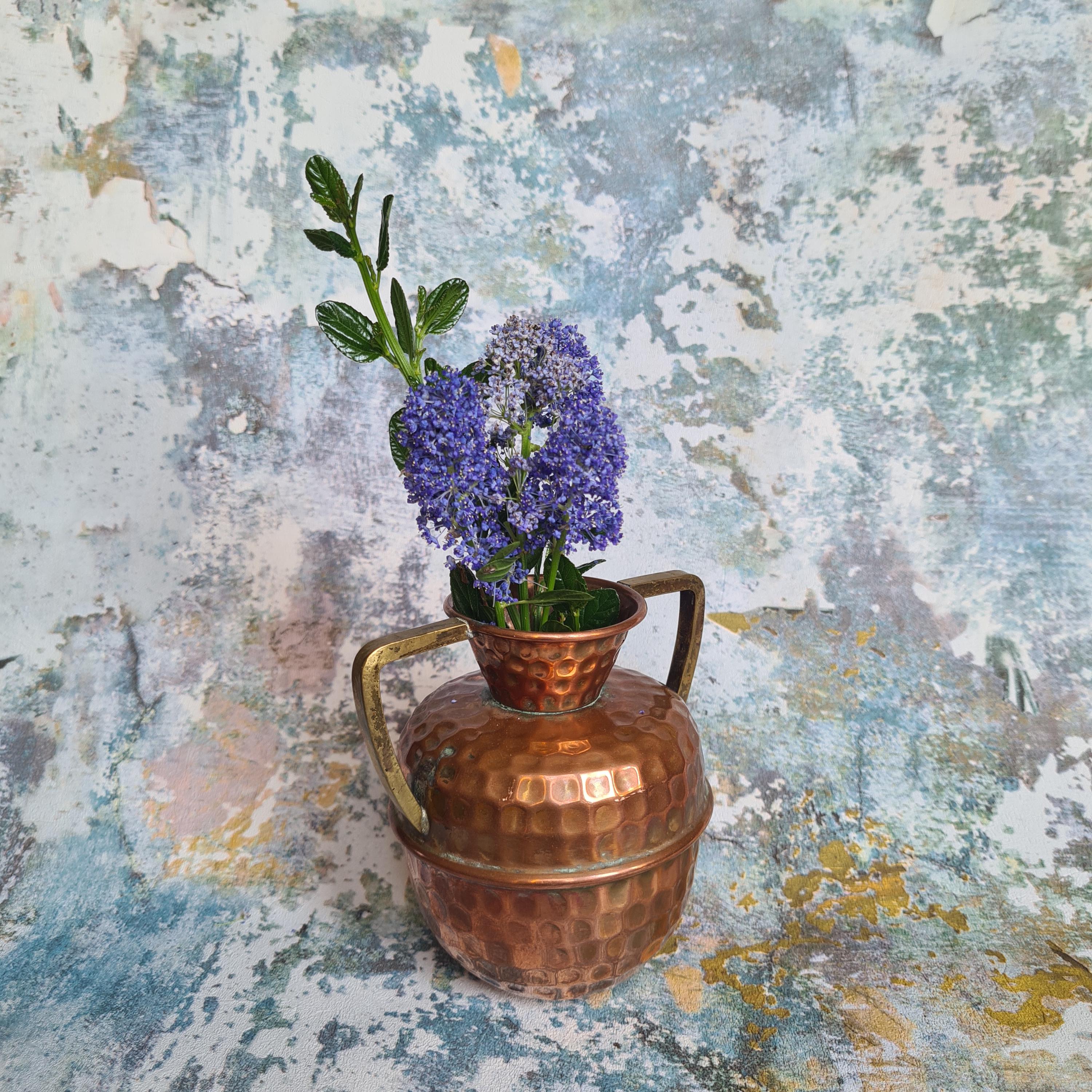 Petit vase ciselé - La Remeublerie