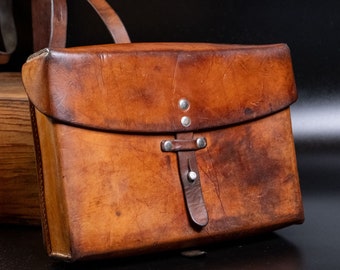 Unique Swiss army leather satchel made in 1979 and fully restored / refurbished