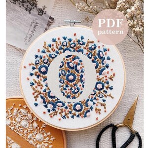 Patrón de bordado a mano con letra de flor pequeña "O" / Descarga digital en PDF / Descarga instantánea de bordado floral a mano / Arte detallado del aro DIY