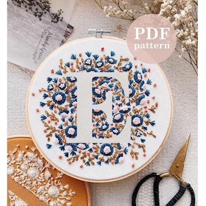 Patrón de bordado a mano con la letra "E" de flor pequeña / Descarga digital en PDF / Bordado floral a mano con descarga instantánea / Arte de aro DIY detallado