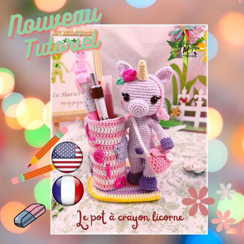 Peut inclure: Un porte-crayons licorne en crochet avec un corps ray&eacute; rose et blanc et une crini&egrave;re et une queue violettes. La licorne tient une petite bourse rose. Le porte-crayons est pos&eacute; sur une base jaune. Le texte "Le pot &agrave; crayon licorne" est &eacute;crit sous la licorne.