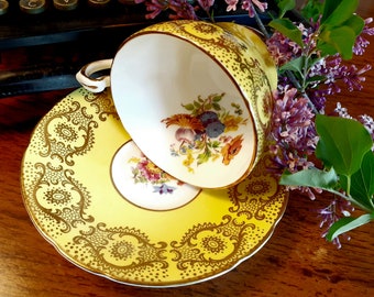 Paragon By Appointment to Her Majesty The Queen Fine Bone China Yellow Teacup and Saucer Set, Vintage