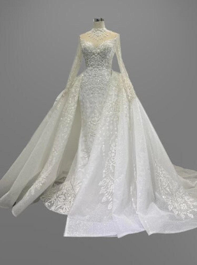 Exquisite Lace Mermaid Wedding Dress With Detached Train main image 0