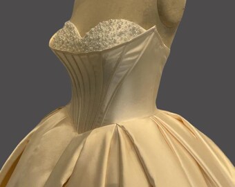 ian stuart gold wedding dress Ian Stuart champagne lace wedding dress uk 12  Scum Vintage