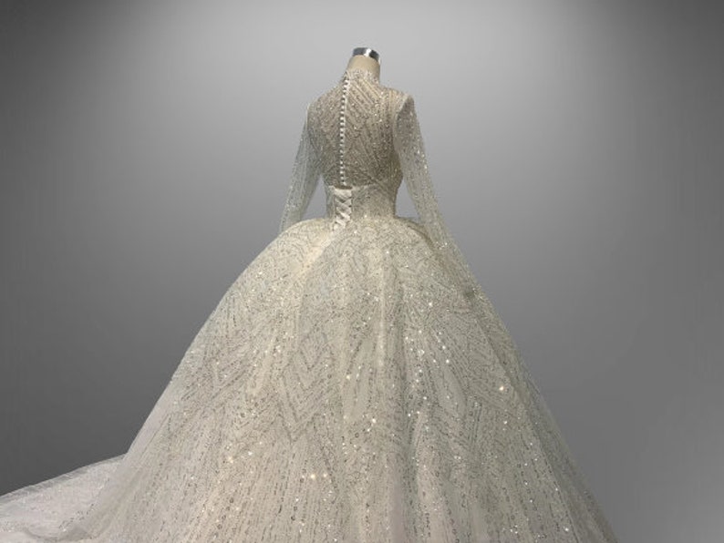Luxury High Neck Sleeveless Rhinestone Pearls Beaded A-Line Long Wedding Dress main image 1