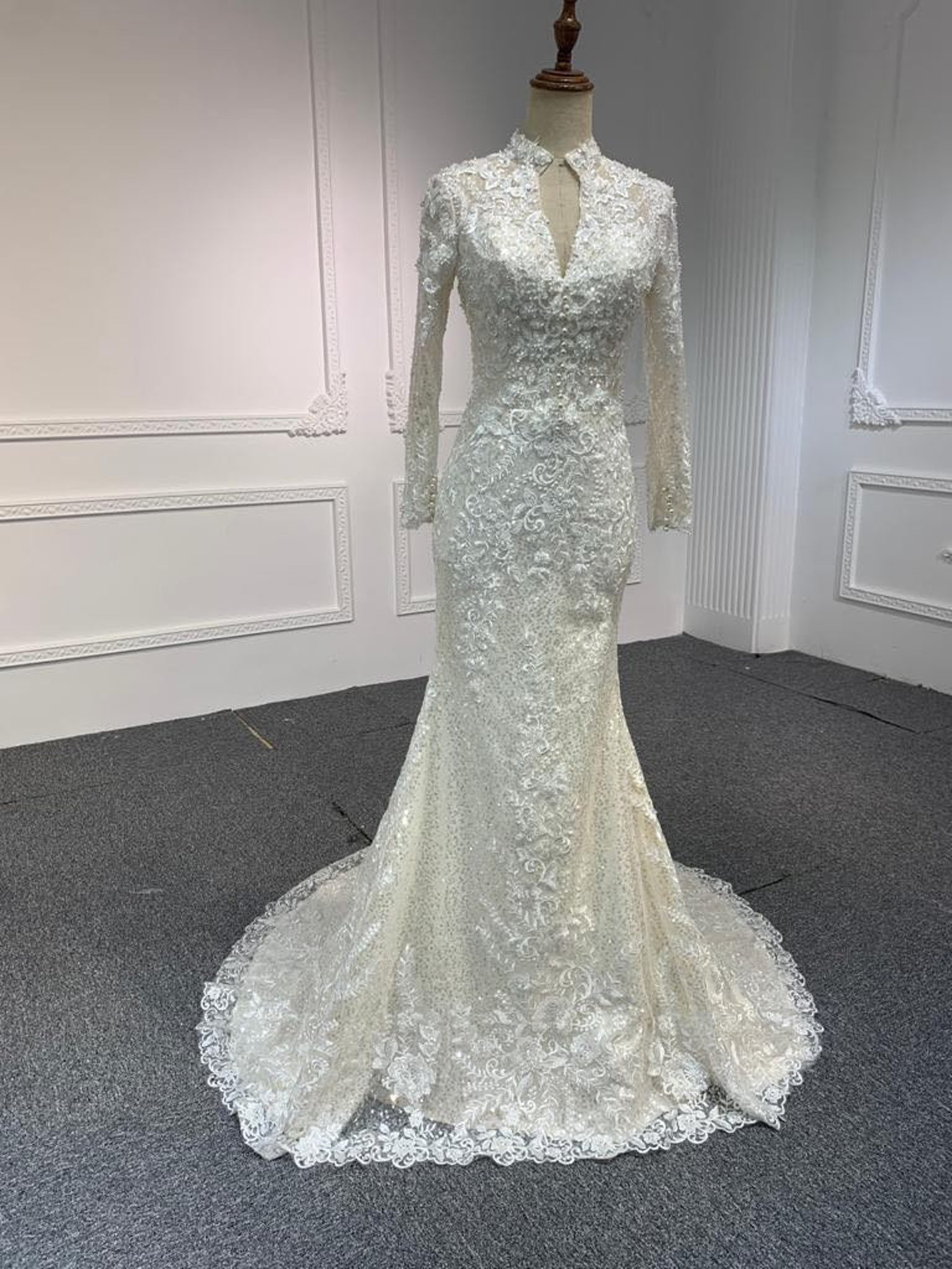 Gorgeous High Neck Lace & Sparkle Wedding Gown With Matching Detachable ...