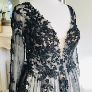 Amazing Luxury Black V Neckline Lace Wedding Dress With Long Sleeves