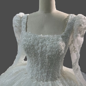 Sparkling Luxury Beaded Ball Gown Wedding Dress With Puff Sleeves