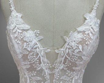 Lace & Tüll Plunge A Line Brautkleid mit niedlichen Schlüssel-Loch-Rücken