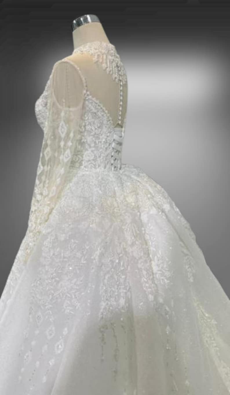 Luxurious Mermaid Lace Wedding Dresses With Detachable Train main image 1