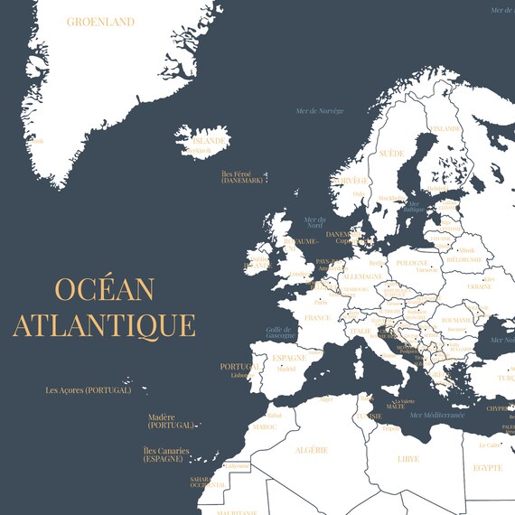 Grande Carte Du Monde Avec Pays Et Capitales En Français Planisphère Détaillée Bleue Idée Cadeau Pour Crémaillère