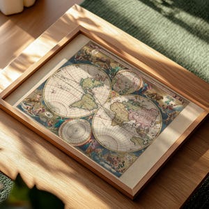 Reproduction d'une magnifique carte du monde ancienne avec ses illustrations du zodiaque du XVIIème siècle