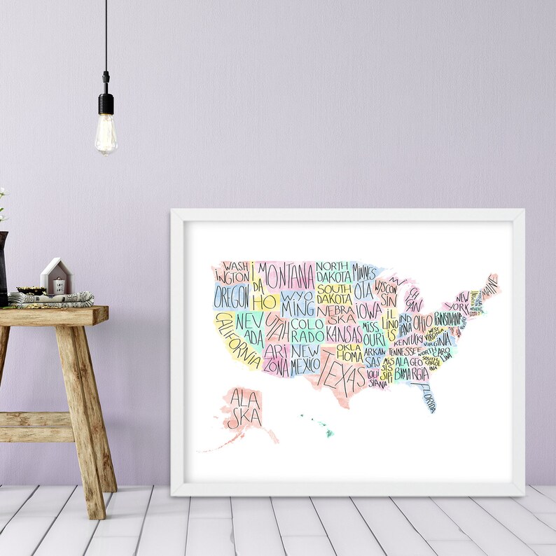 Carte des Etats-Unis couleurs pastel avec les noms des états calligraphiés image 4