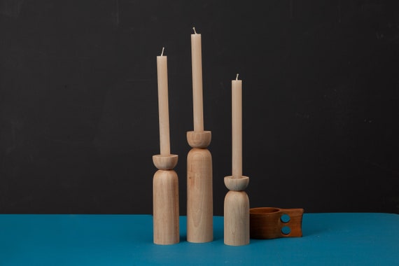Kerzenhalter Set aus Holz: Skandinavische Tischdekoration