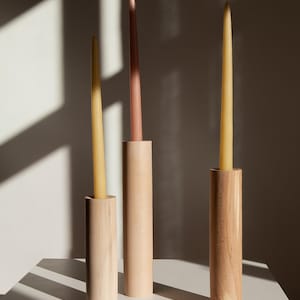 Juego de 3 candelabros de madera, centro de mesa, decoración para bodas, candelabros de comedor, estilo rústico, madera de arce, candelabros cónicos, separador de pasteles, sala de estar