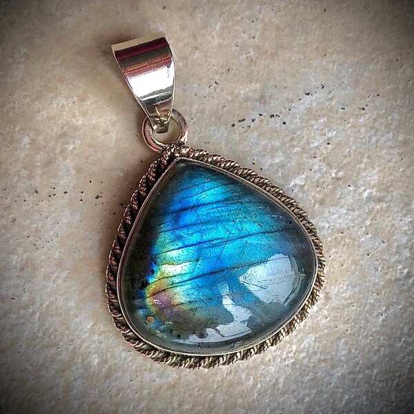 Pendentif en LABRADORITE